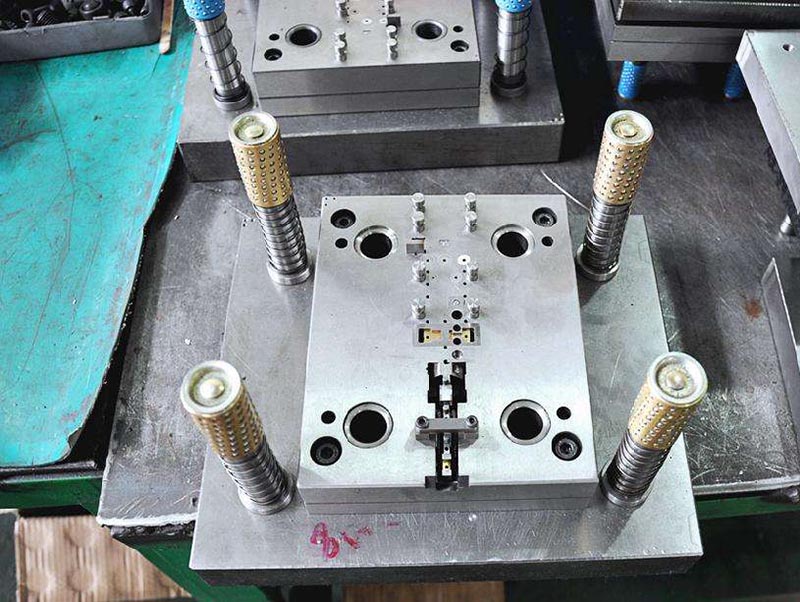 华阴模具制造-01